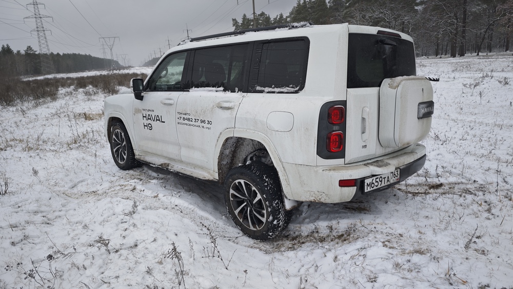 Haval H9 новый тест Мишина на бездорожье в снегу сзади сбоку в динамике