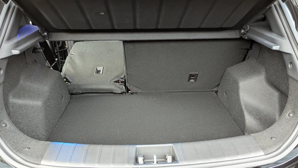 Кроссовер JAC JS2 Pro салон интерьер багажник презентация новинки в России