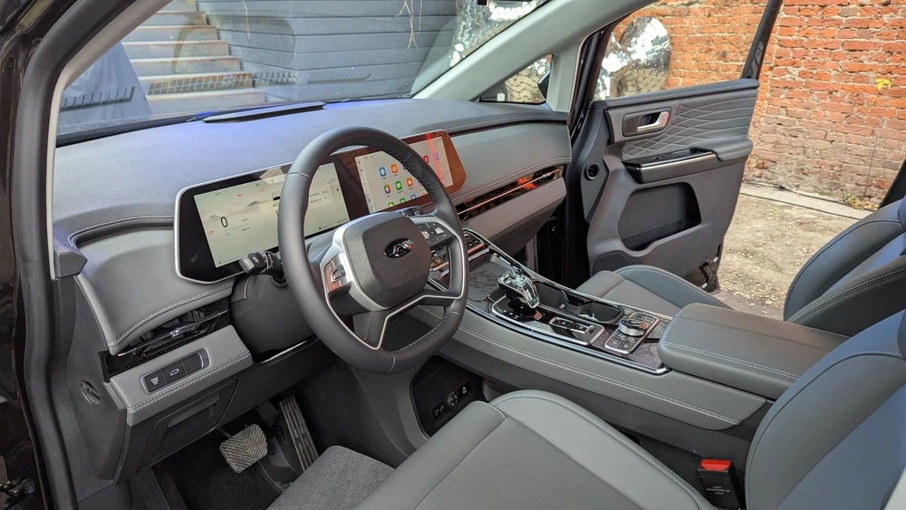 Минивэн JAC RF8 салон интерьер презентация новинки в России