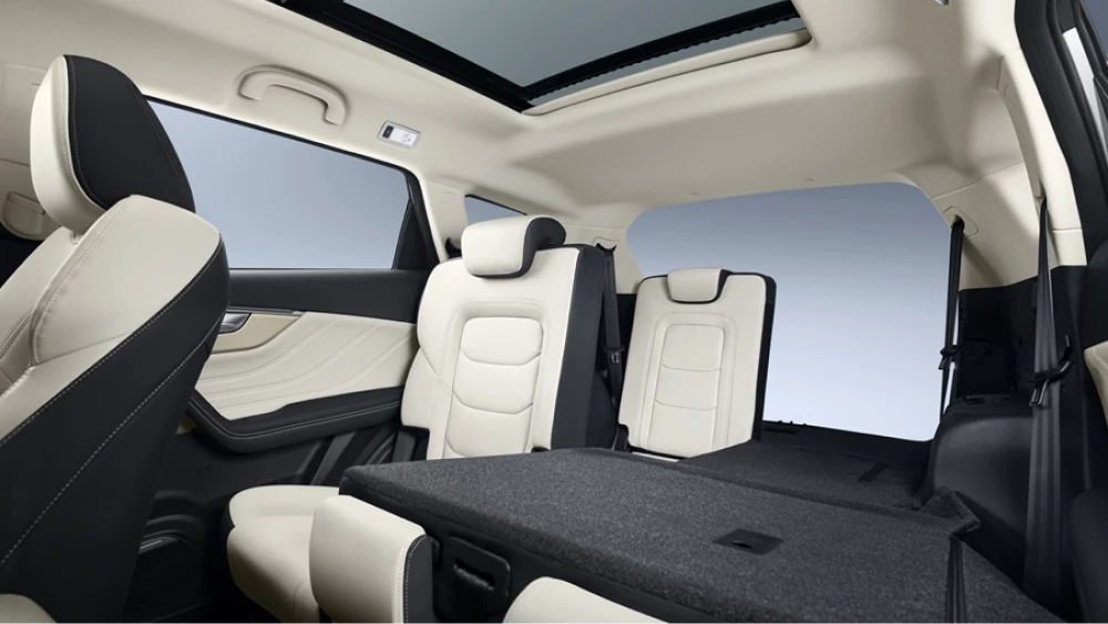 jetour x70 россия казахстан кроссовер старт продаж цена салон белый черный