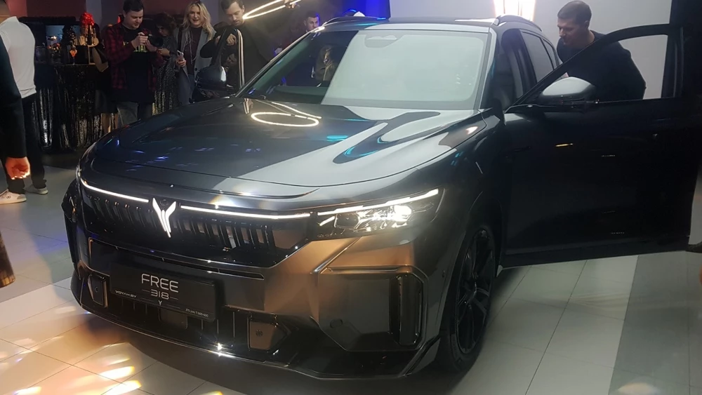 voyah free 318 презентация в беларуси в минске сбоку спереди