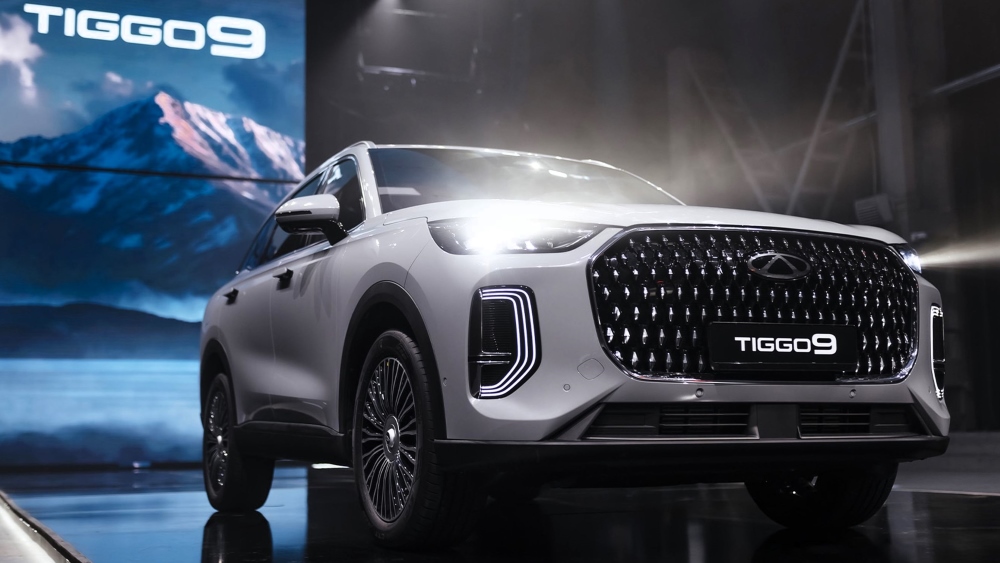 Кроссовер Chery Tiggo 9 презентация в России сбоку спереди