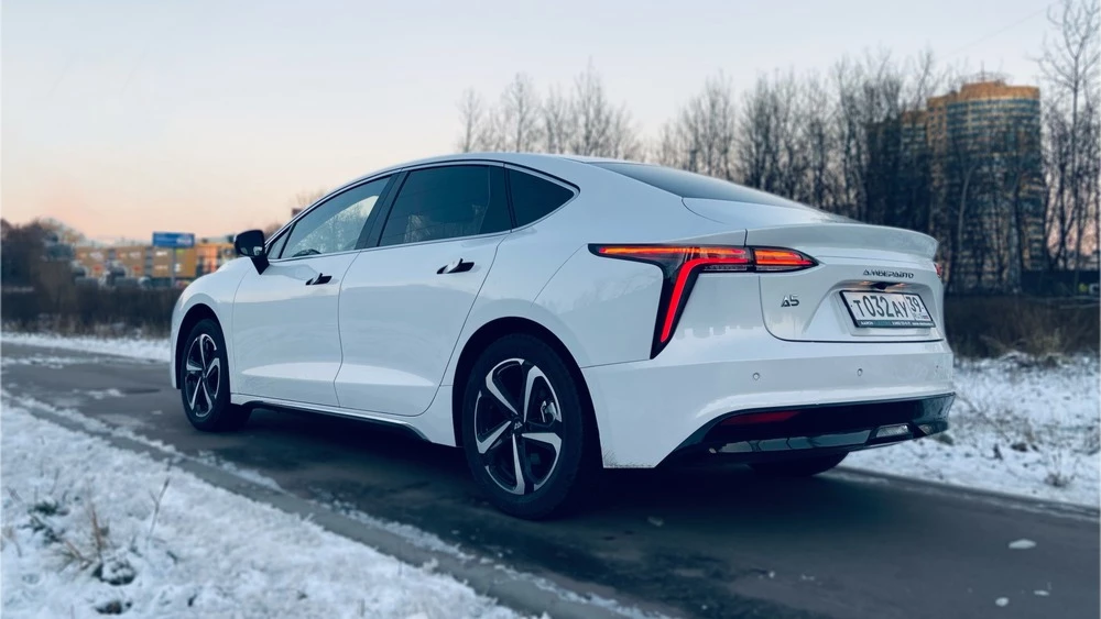 Седан «Амберавто А5» сбоку сзади