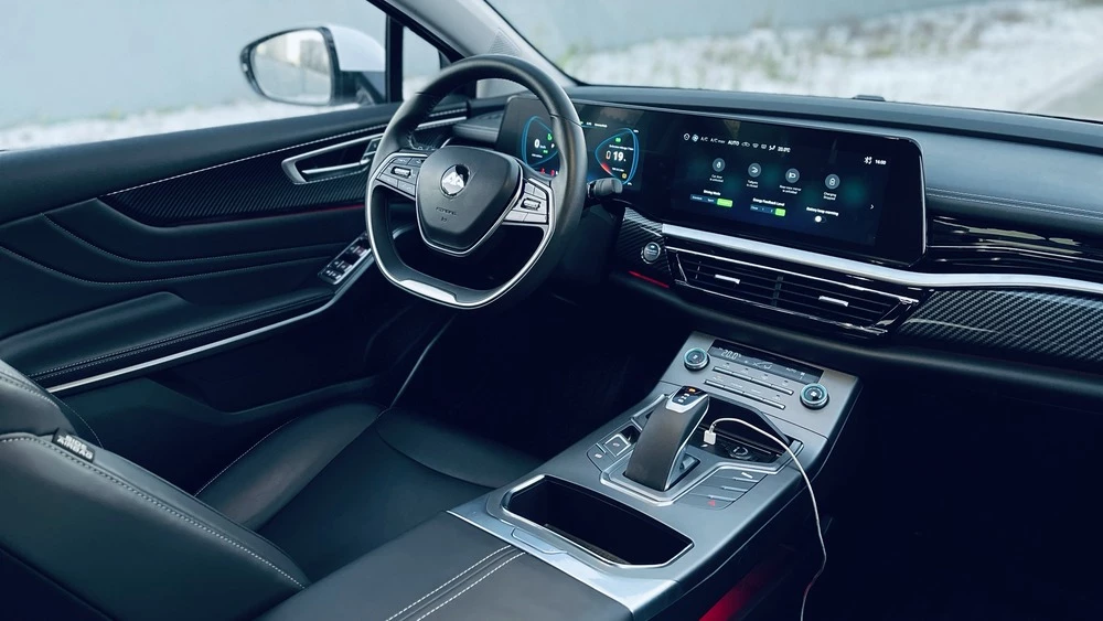 Седан «Амберавто А5» салон интерьер первый ряд