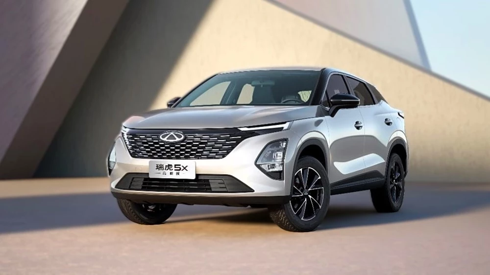 Chery Tiggo 5x High Energy Omoda C5 спереди сбоку