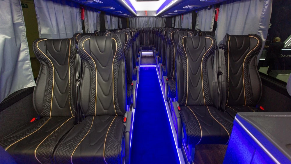 Салон интерьер автобус Avior Tourist