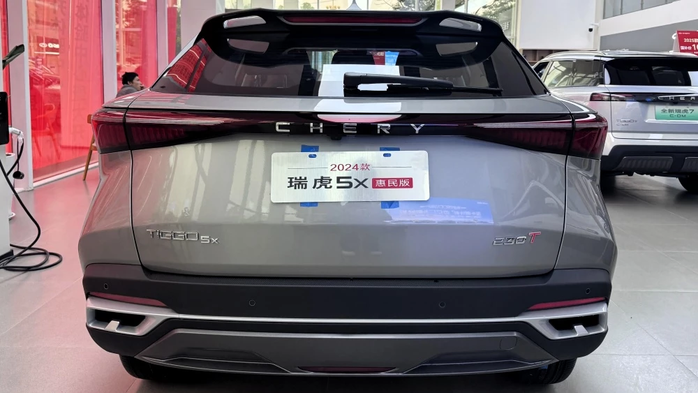 Chery Tiggo 5x High Energy Omoda C5 сзади в Китае