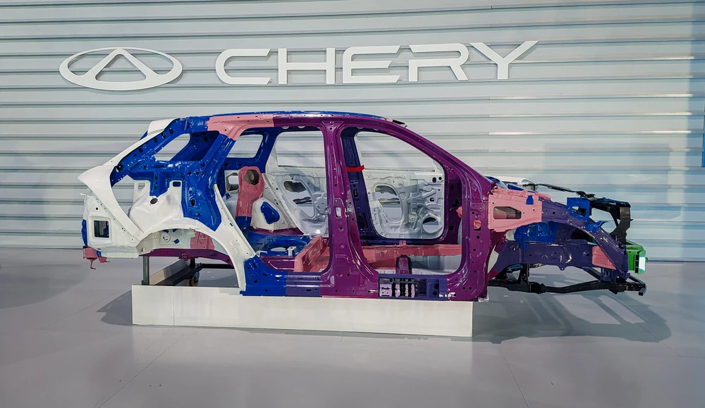 Каркас безопасности выполненный на 85% из высокопрочной стали Chery