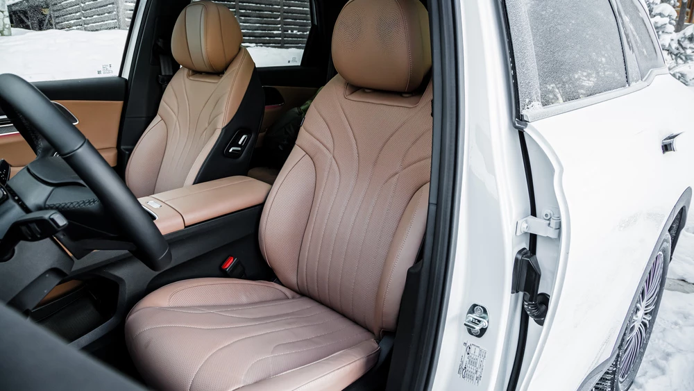 Chery Tiggo 9 тест салон интерьер первый ряд сиденья новый цвет