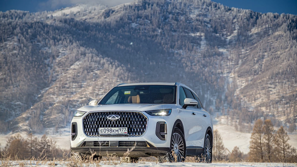 Chery Tiggo 9 тест сбоку спереди зимой