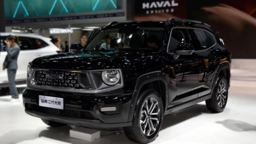 haval h7 сбоку спереди кроссовер в Гуанчжоу