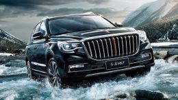 лифтбек HONGQI Н6 сбоку спереди реклама