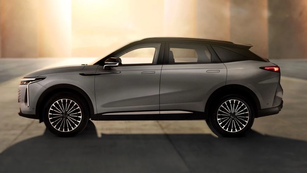 exeed rx купе кроссовер сбоку