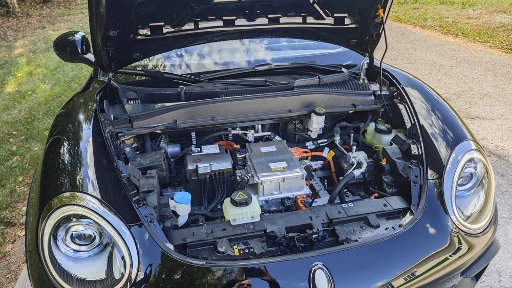 Ora 03 GT двигатель мотор крышка капота