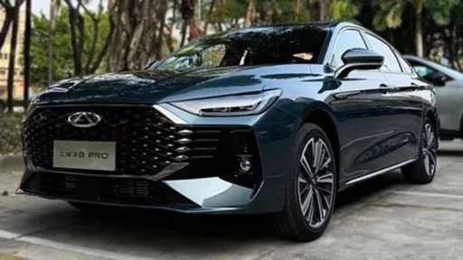 седан chery arrizo 8 pro в китае сбоку спереди