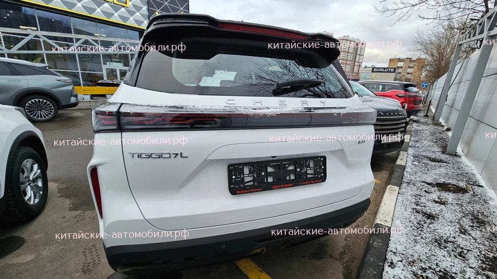 Chery Tiggo 7L в Москве в России сзади шильдики