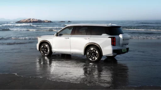 gac gs8 gx traveller кроссовер белый сбоку сзади