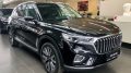 Кроссовер Hongqi HS5 у дилера в автосалоне в челябинске сбоку спереди