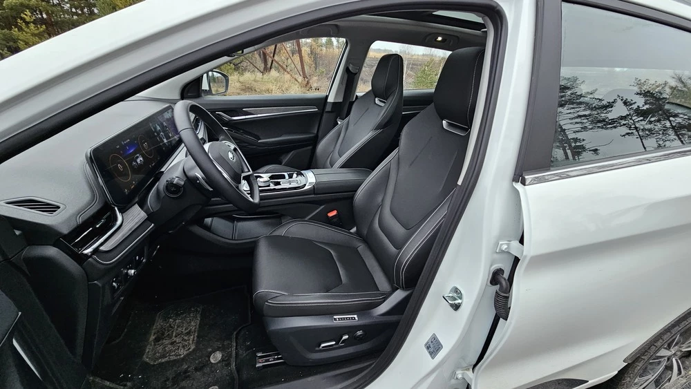 jac js6 салон интерьер первый ряд сиденья