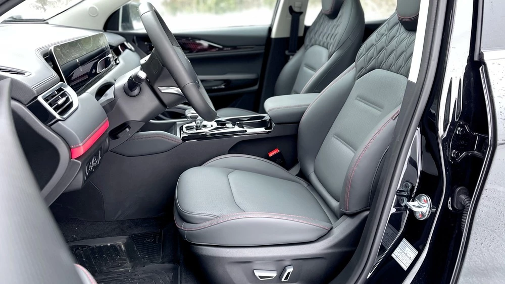 Jetour X50 салон интерьер первый ряд сиденья