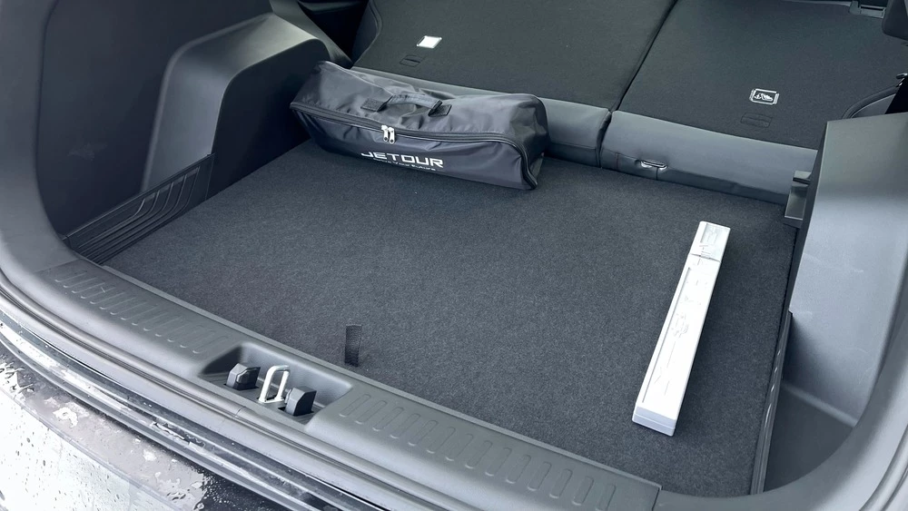 Jetour X50 салон интерьер багажник