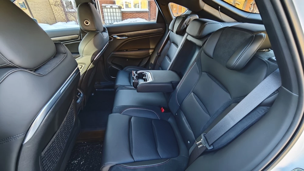 knewstar 001 салон интерьер второй ряд сиденья