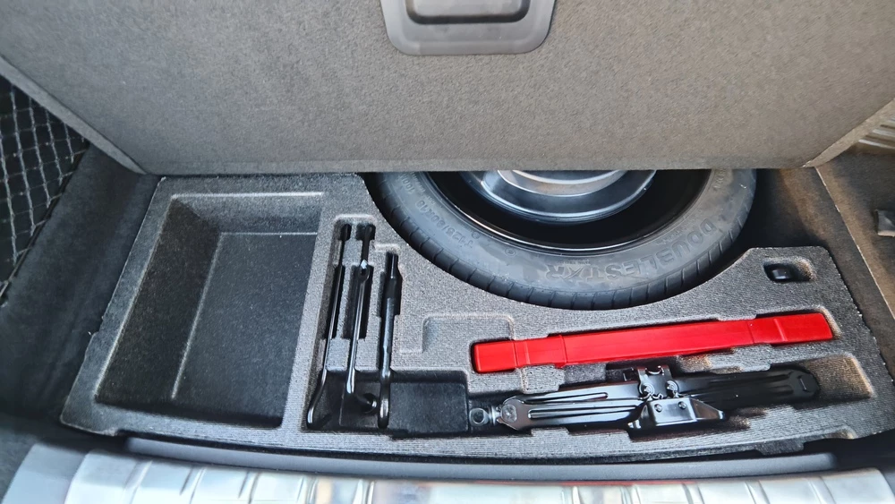 knewstar 001 салон интерьер багажник подпол запаска