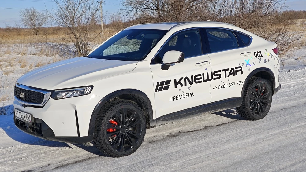 knewstar 001 сбоку спереди мишин на снегу зимой