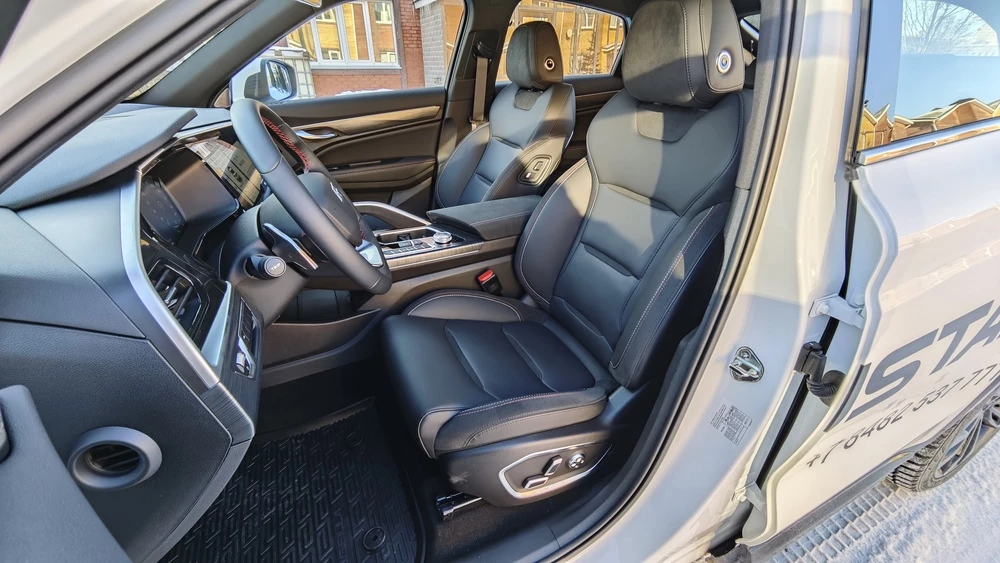 knewstar 001 салон интерьер первый ряд сиденья