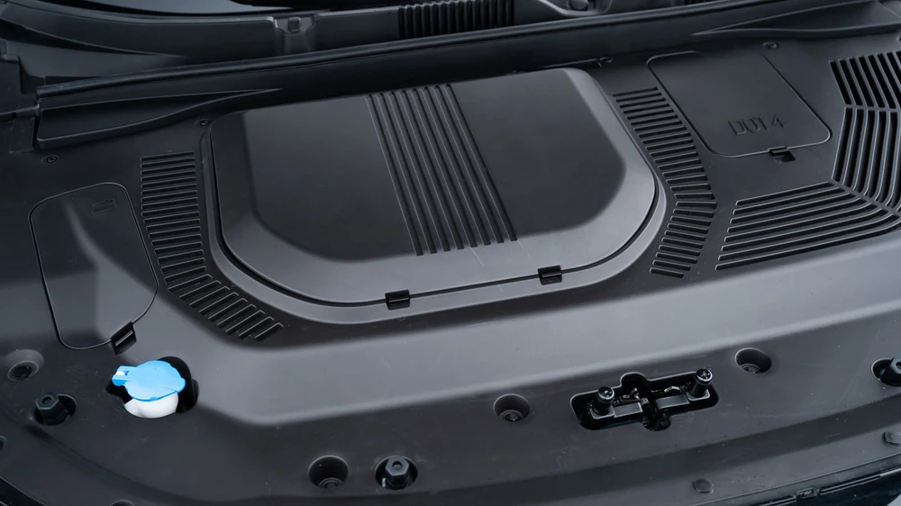 Soueast S09 двигатель мотор капот открыт