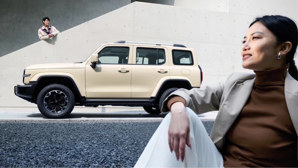 tank 300 обновленный внедорожник сбоку бежевый hi4-t гибридный