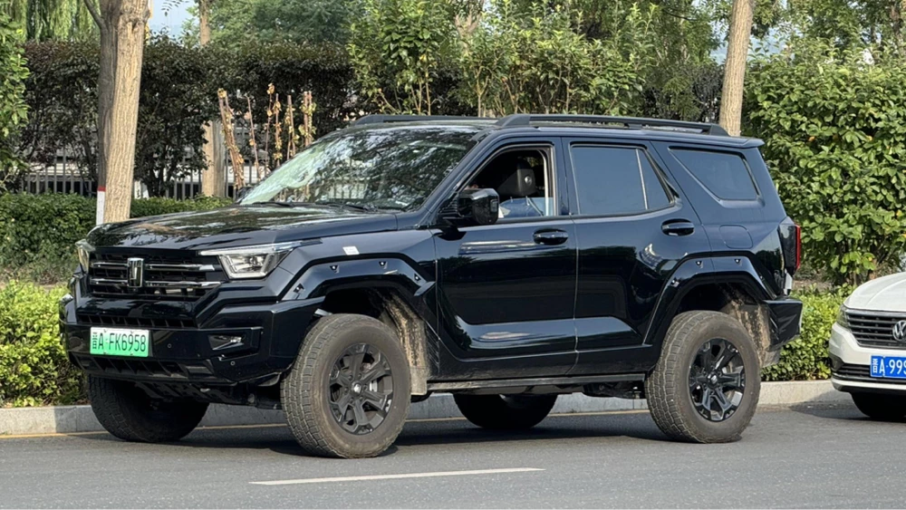 Плюсы и минусы Tank 400. Что показали отзывы реальных владельцев tank 400 сбоку спереди черный внедорожник китай отзывы