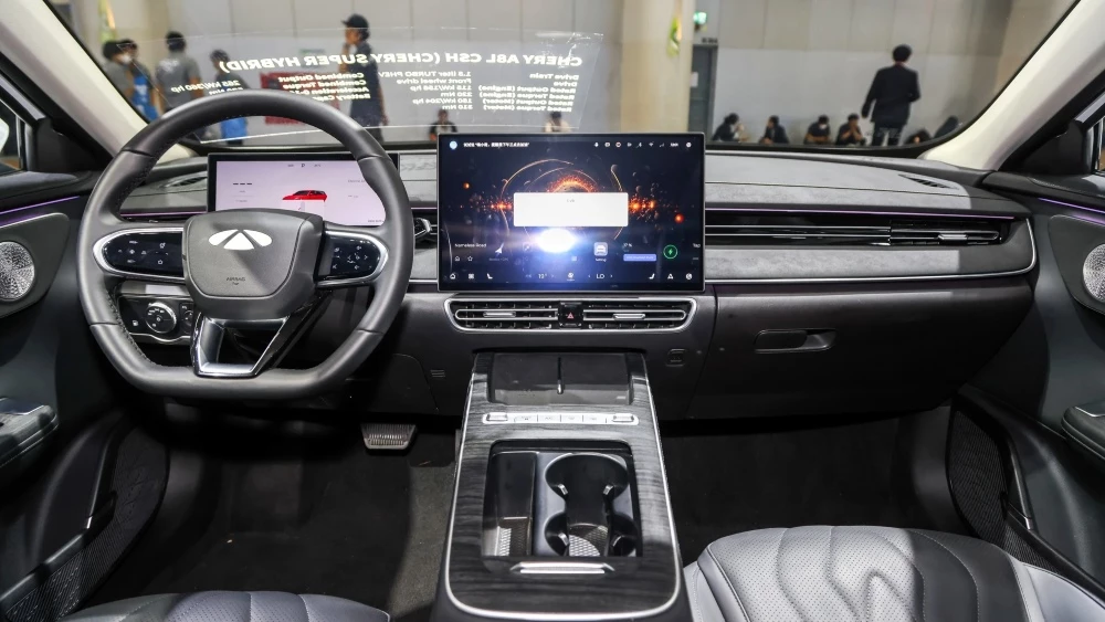 Chery Arrizo 8 PHEV интерьер A8L