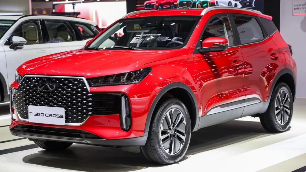 Chery Tiggo 4 HEV спереди сбоку Cross