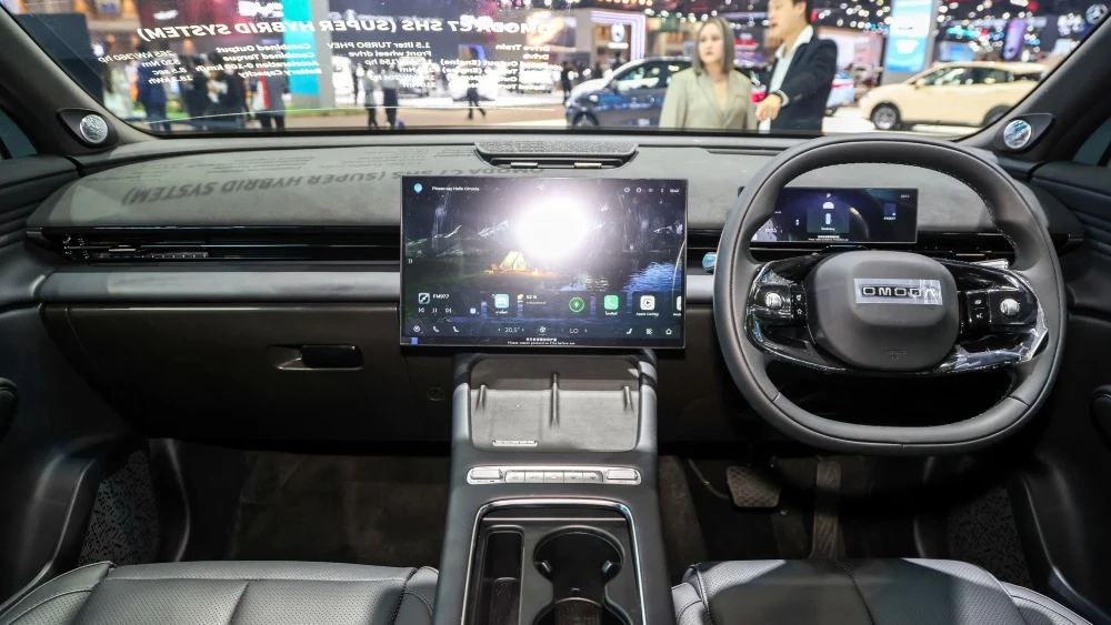Omoda C7 PHEV интерьер