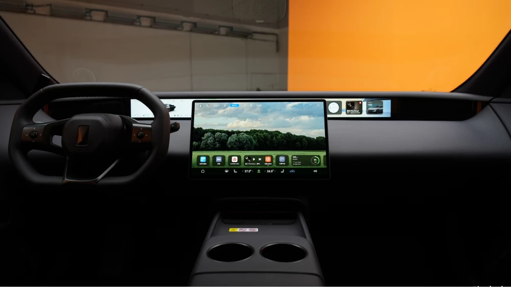 avatr 06 седан салон черный