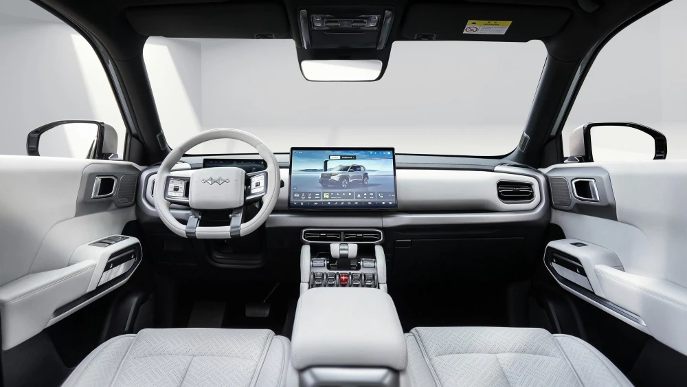 Кроссовер Fang Cheng Bao Titanium 3 от BYD салон интерьер
