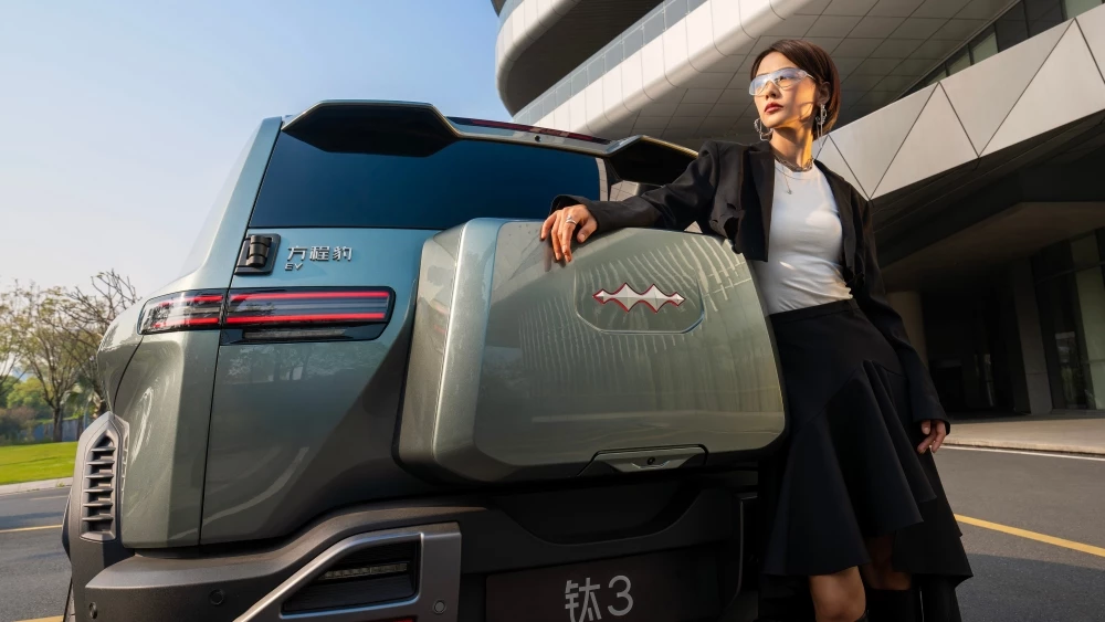 Кроссовер Fang Cheng Bao Titanium 3 от BYD сзади бокс