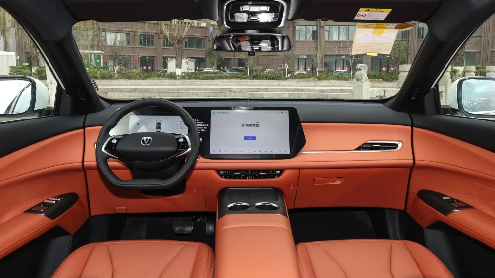 кроссовер changan cs75 plus jingyue салон рыжий два экрана