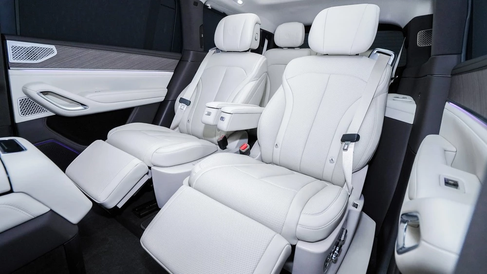 Denza N9 салон интерьер второй ряд сиденья