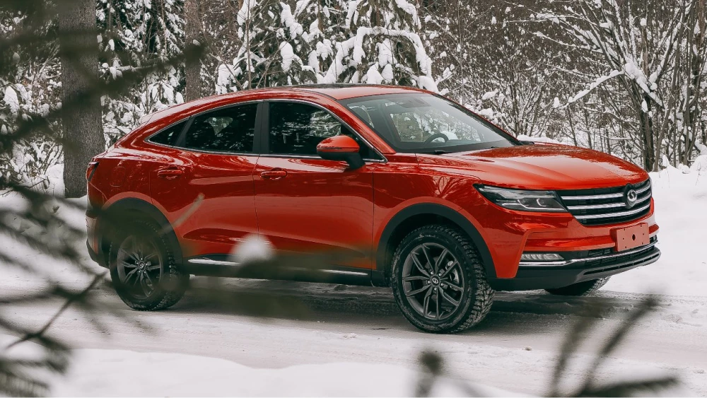 dongfeng fengon ix5 кроссовер сбоку спереди красный черный россия ixen motors