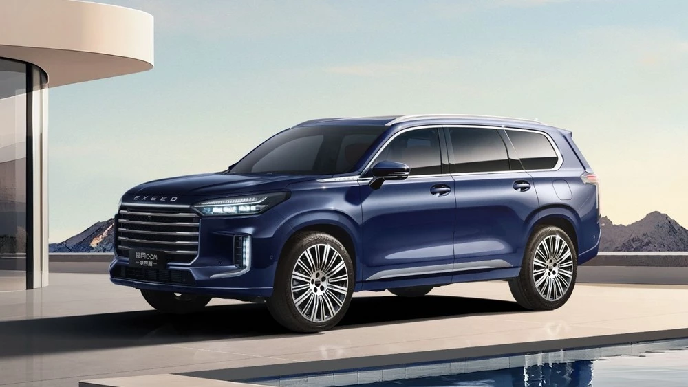 гибридный Exeed VX C-DM сбоку спереди