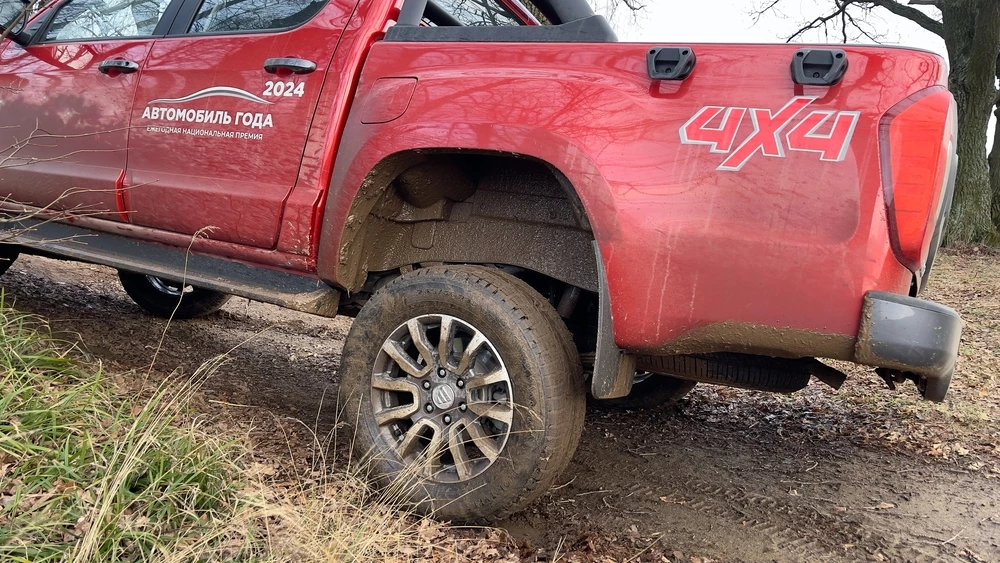 пикап Foton Tunland G7 тест сбоку сзади полный привод бездорожье ход подвески