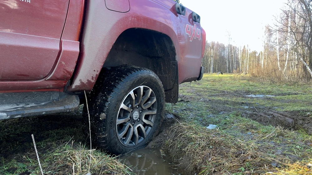 пикап Foton Tunland G7 тест сбоку сзади полный привод бездорожье ход подвески