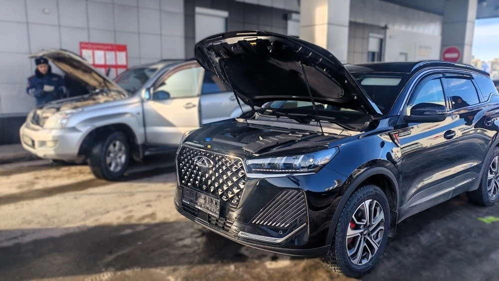 Кроссовер Chery Tiggo 7 Pro Max спереди сбоку