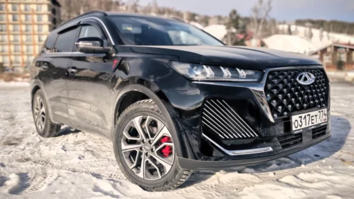 Кроссовер Chery Tiggo 7 Pro Max сбоку спереди Челябинск