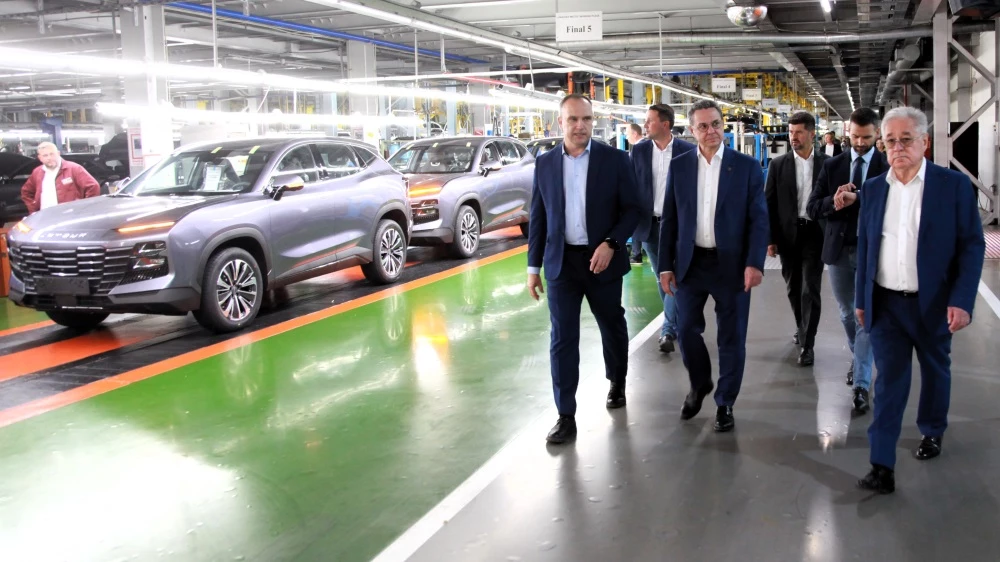 «Автотор» Jetour Dashing сбоку спереди