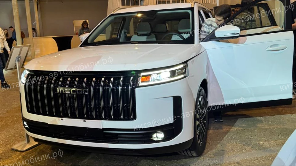 В России прошла первая презентация Jaecoo J5. Впечатления владельца Jaecoo J7 jaecoo j5 кроссовер белый сбоку спереди