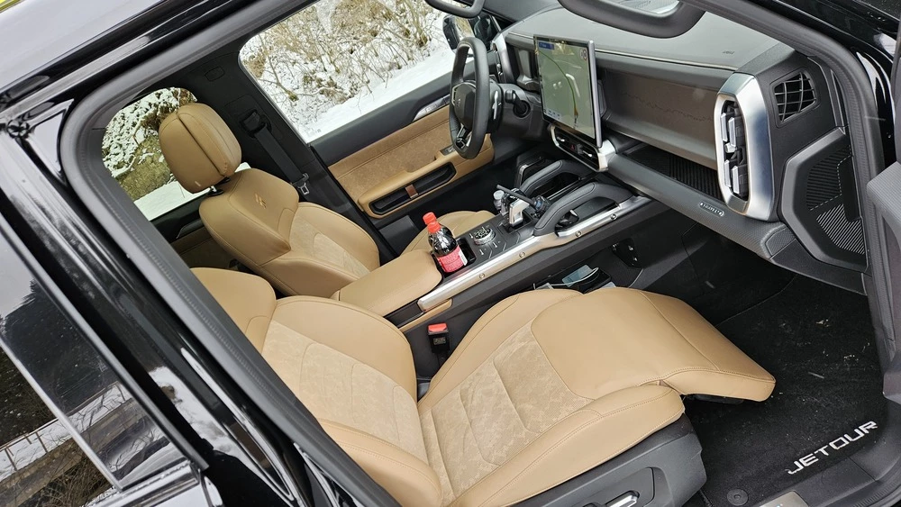 Jetour t2 с автоматом Discovery тест салон интерьер сиденья первый ряд оттоманка