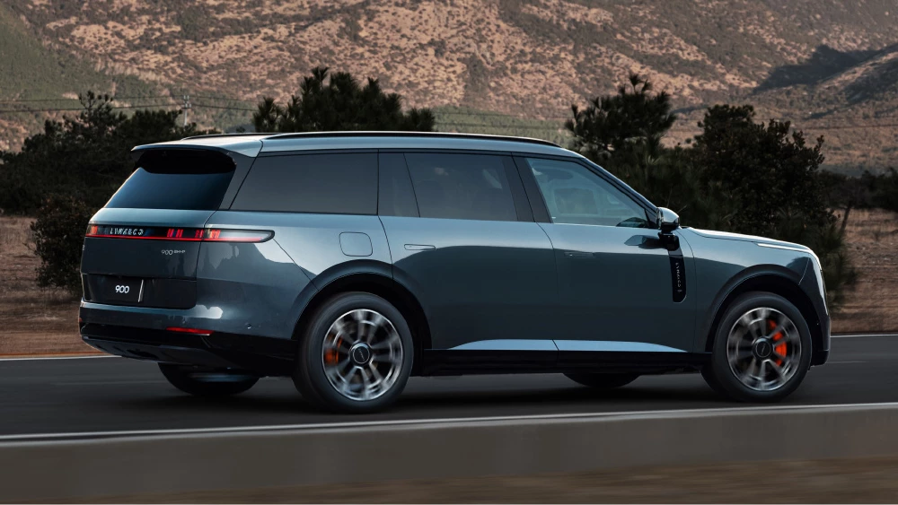 lynk & co 900 сбоку сзади кроссовер зеленый гибридный